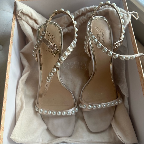 Jewel Badgley Mischka Heels - Picture 1 of 3